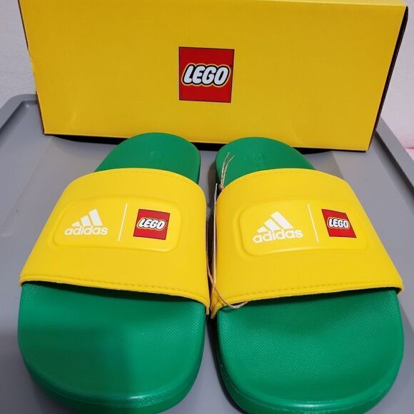 adidas Originals Sz 6 Kids Unisex  Adilette Comfort x LEGO® Slides BNIB - Picture 5 of 10